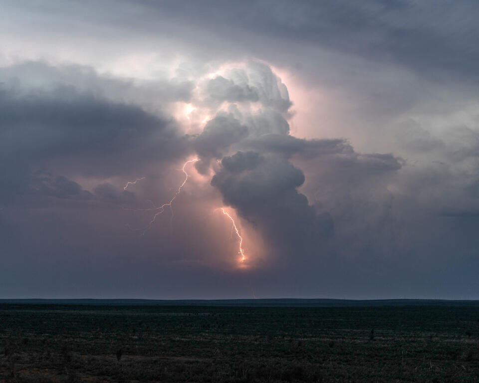 Severe Thunderstorm Warning: 6 States on Edge
