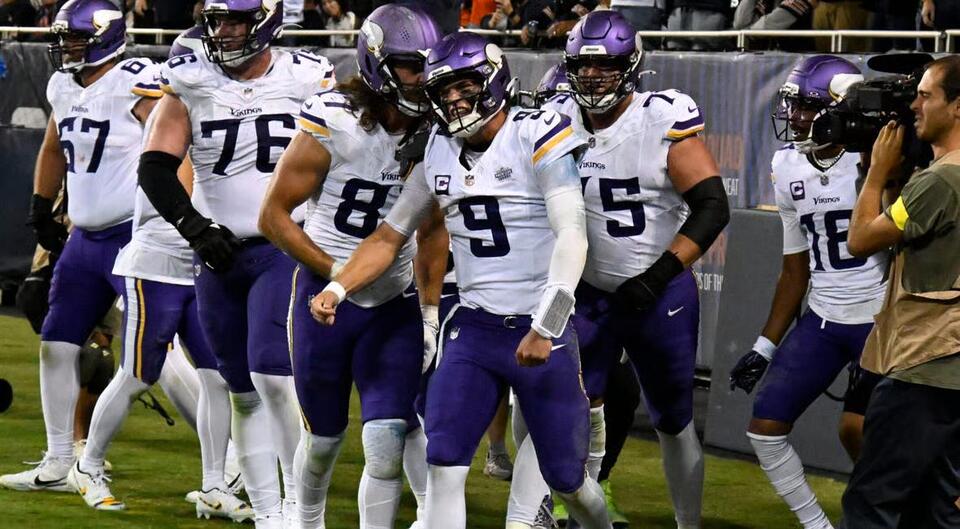 Vikings vs Bears: JJ McCarthy’s Huddle Magic