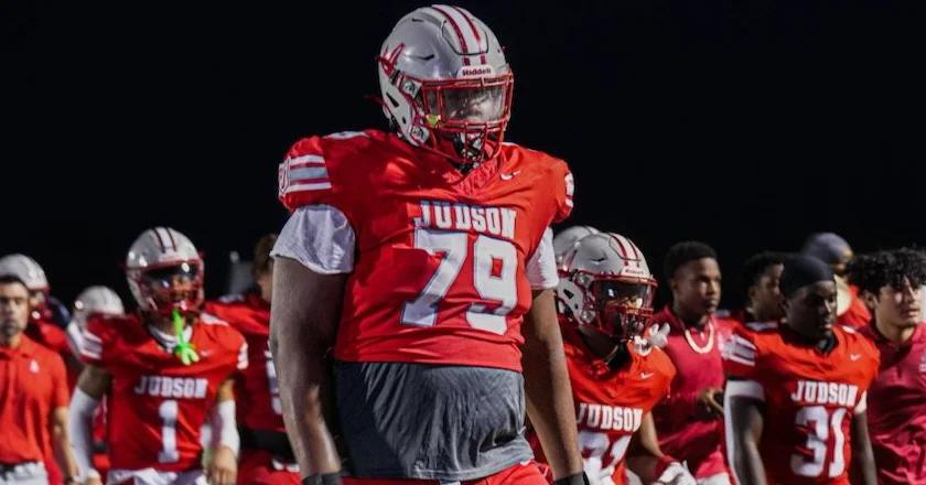 Texas football fans buzzing over Jai'Storm Knight's visit