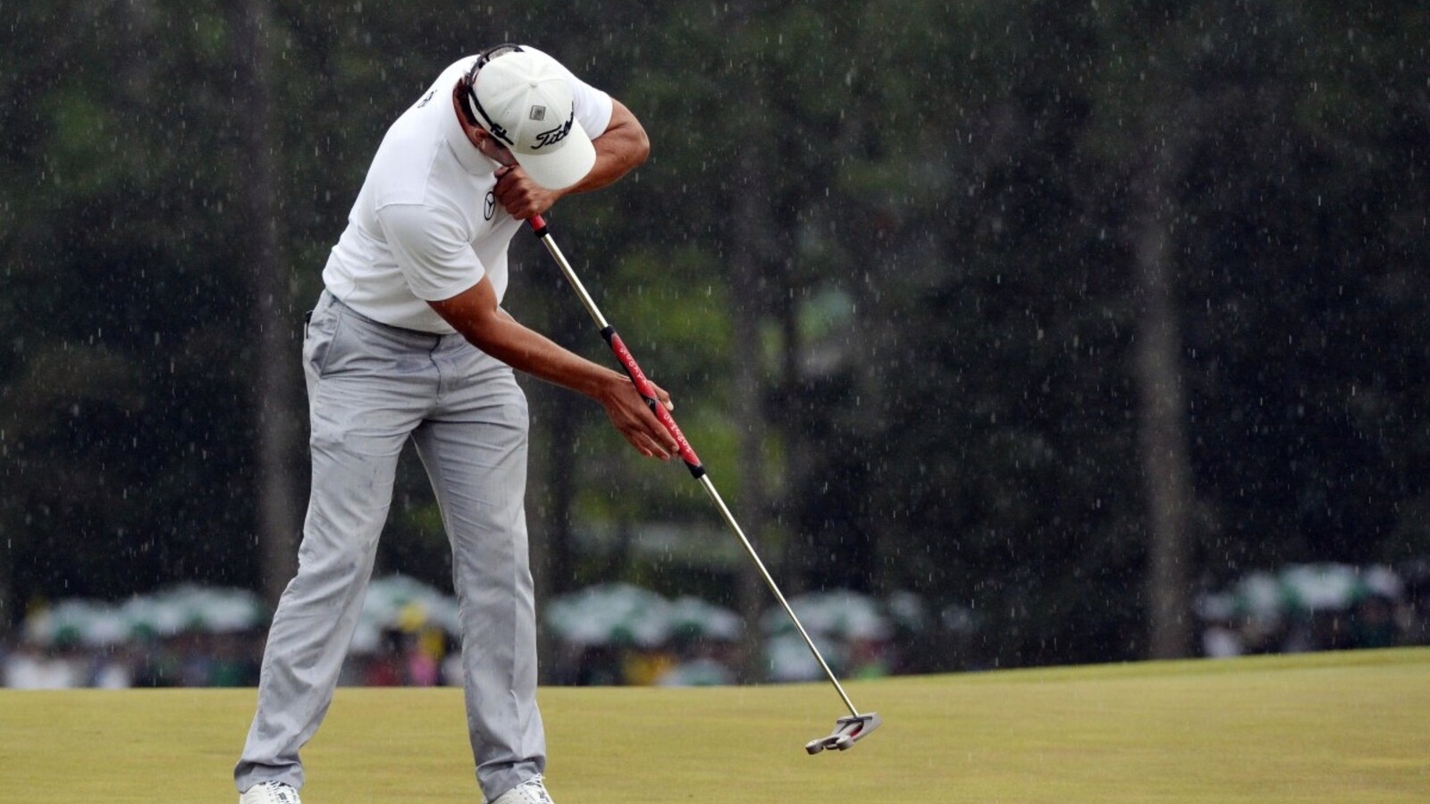Scott ditches the broom—what now for putters?