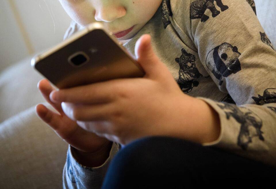 Are Short-Form Videos Changing Kids' Brains?