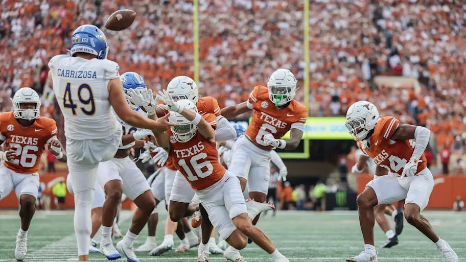 Texas’ freshman TE is changing the game