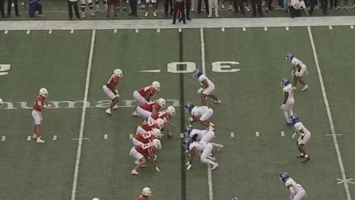 Texas’ freshman TE is changing the game