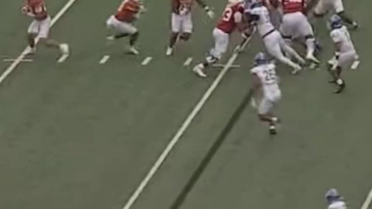 Texas’ freshman TE is changing the game