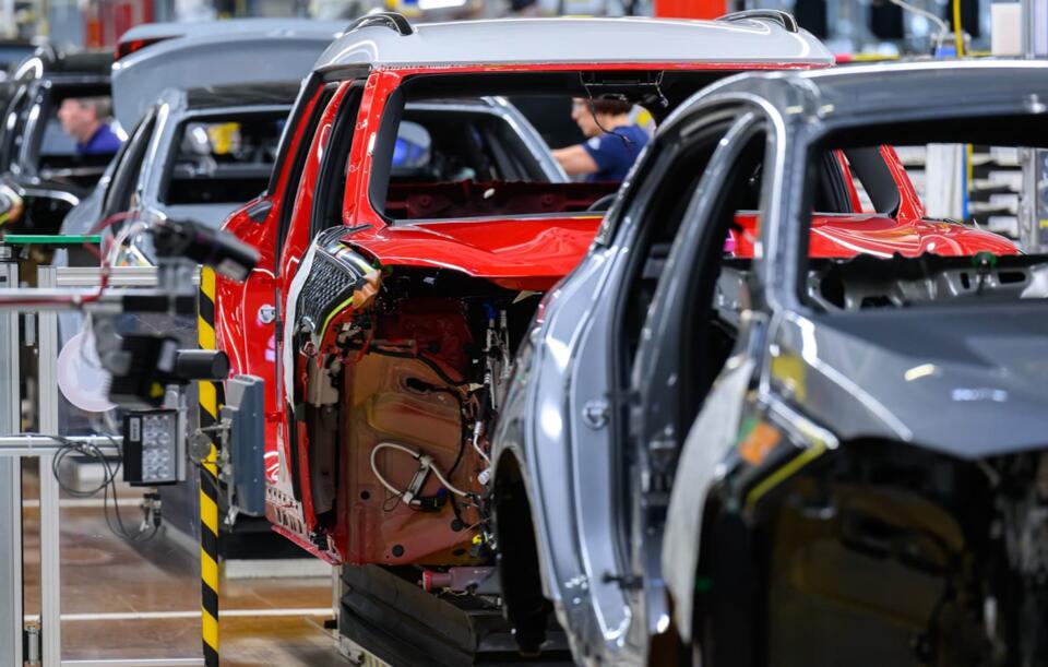 Gas Cars Out, Electric In? EU’s Big Auto Shakeup