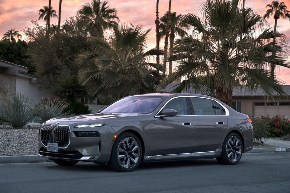 BMW i7 Lease Deals Are Too Good RN