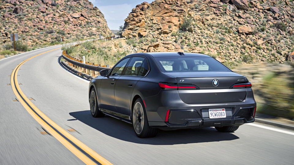 BMW i7 Lease Deals Are Too Good RN