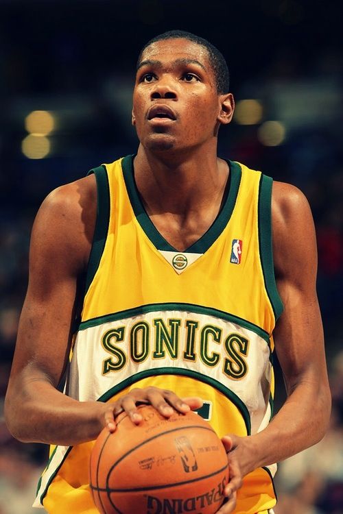 Should Kevin Durant Retire as a Sonic? 🌟