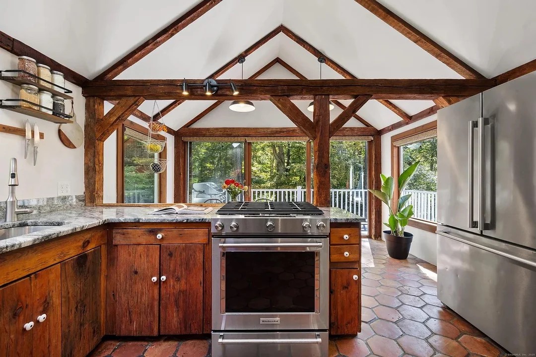 This Connecticut Home Pre-Dates the Entire USA by Decades 😯😯😯