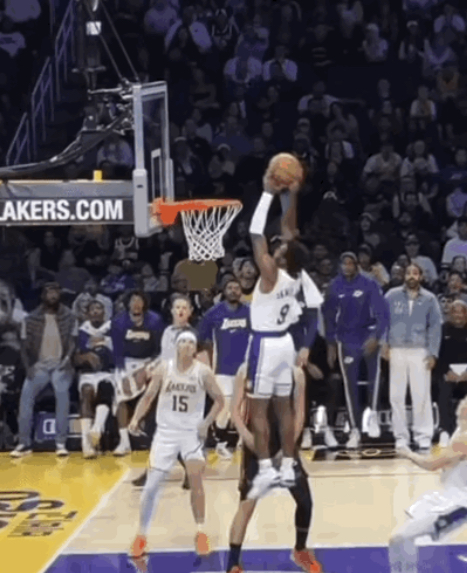 Bronny made his first dunk in the season