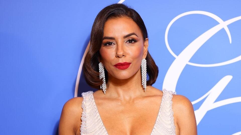 Eva Longoria’s Sheer Skirt Moment 🔥