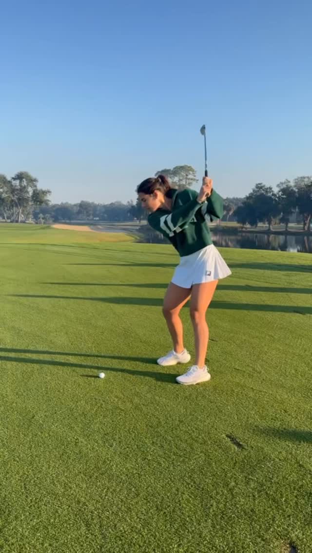 Pegula Surprised by Navarro’s Lefty Golf Swing