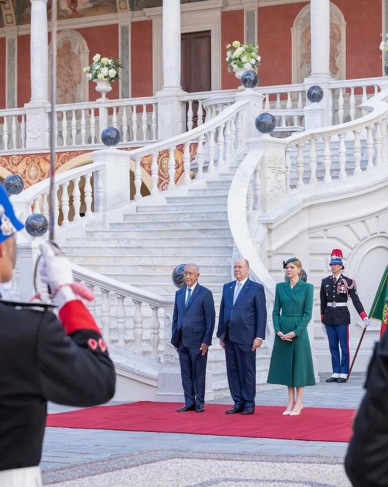 Princess Charlene’s Sneaky Shoe Swap!