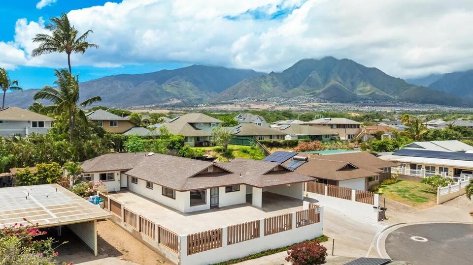 Beachfront Bargains: Maui’s Luxe Homes on Sale
