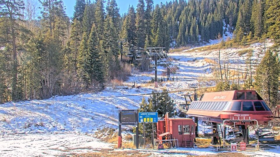 Ski season stalls: Western resorts on hold