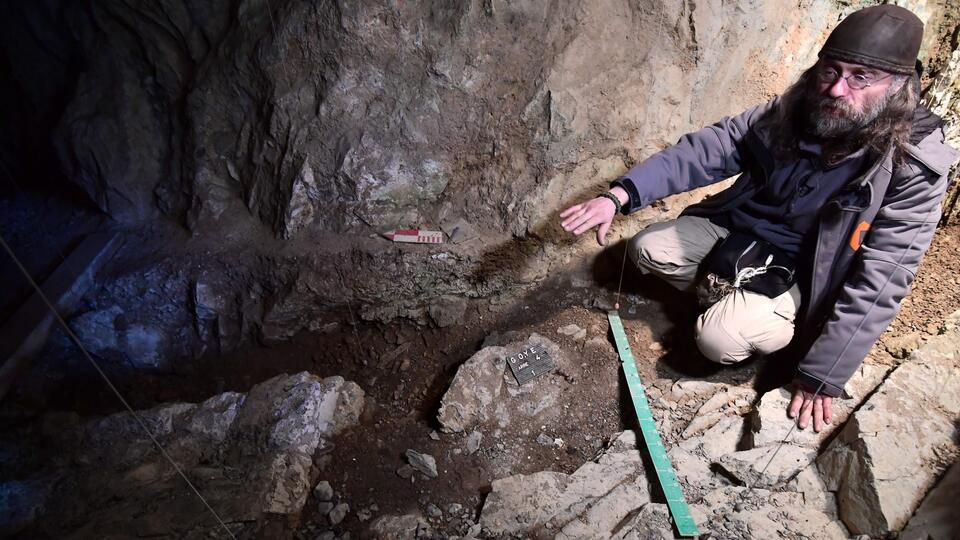 Neanderthal Cannibal Drama Uncovered