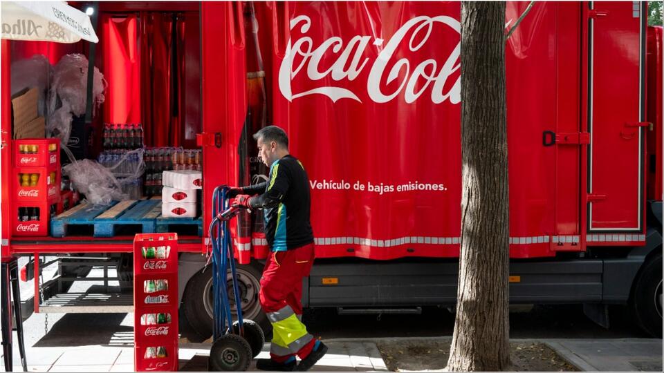 Coca-Cola’s Cherry Comeback: Sip Nostalgia!