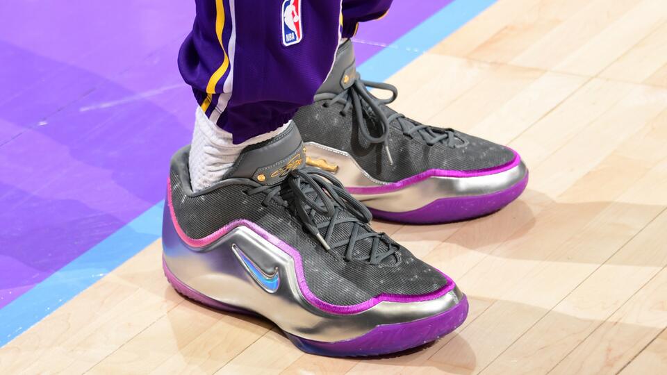 LeBron’s New Kicks Just Broke the Internet