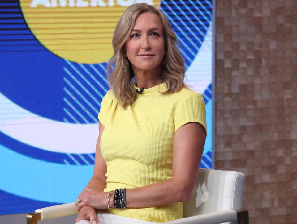 Lara Spencer’s Red Dress Moment!