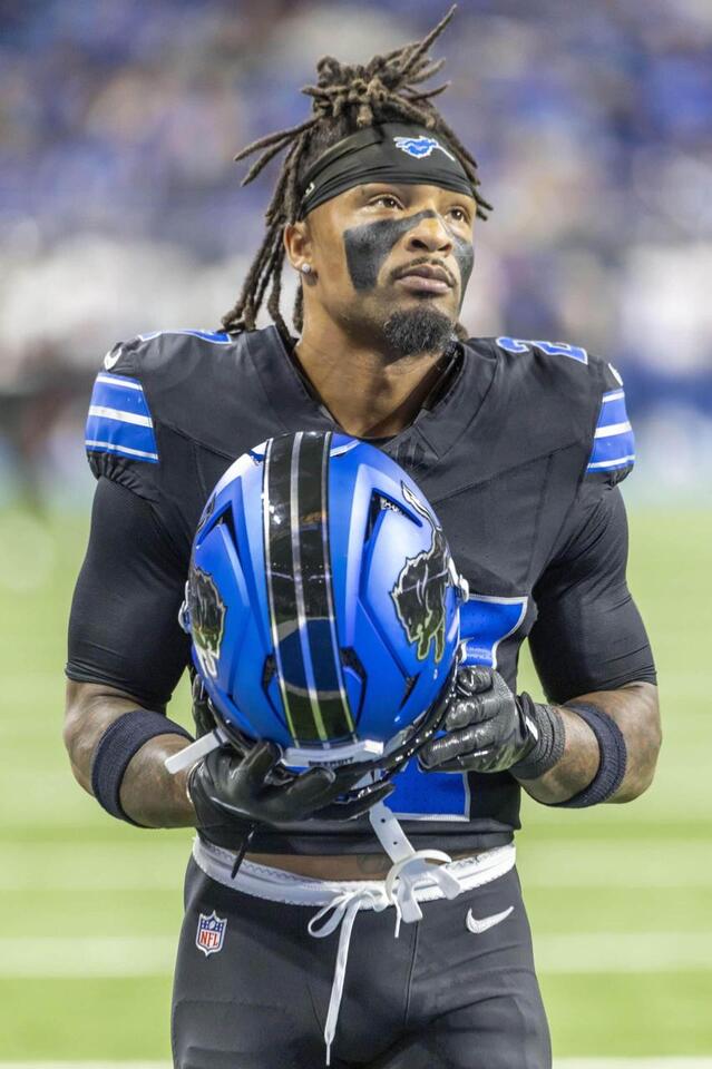 Lions shake up roster as injured stars return