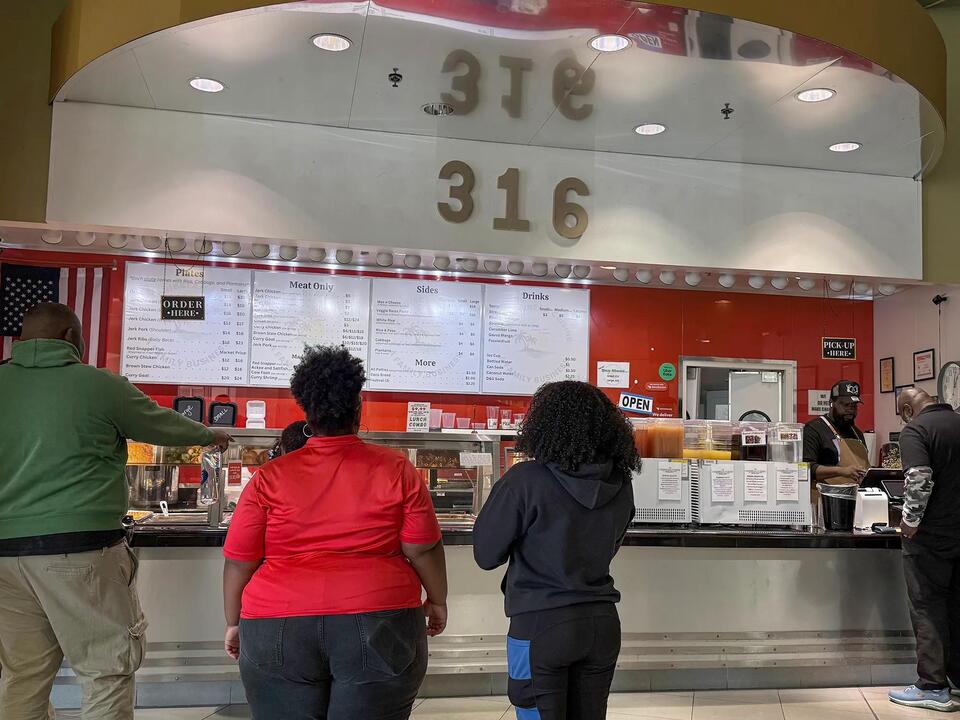 Caribbean flavors revive Georgia Square Mall
