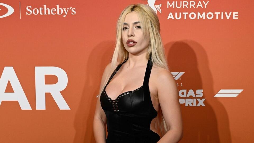 Ava Max’s Black Dress Stole the Show