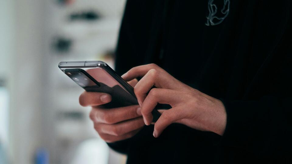 Car Salesmen Spill Their Sneakiest Secrets