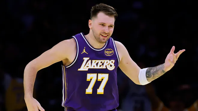 Luka Drops 24 in the 1st Quarter as Lakers Roll Past Clippers