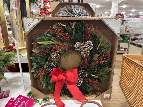 HomeGoods’ Christmas Decor Is Selling Out!