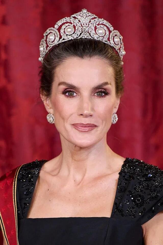 Queen Letizia’s Tiara Comeback!