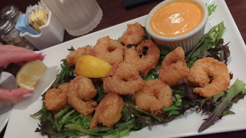 Maryland’s crab cake legend: G&M delivers big