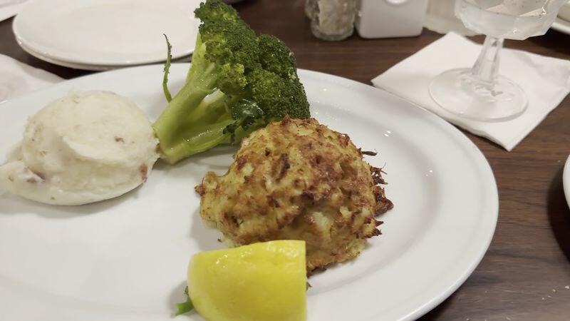 Maryland’s crab cake legend: G&M delivers big