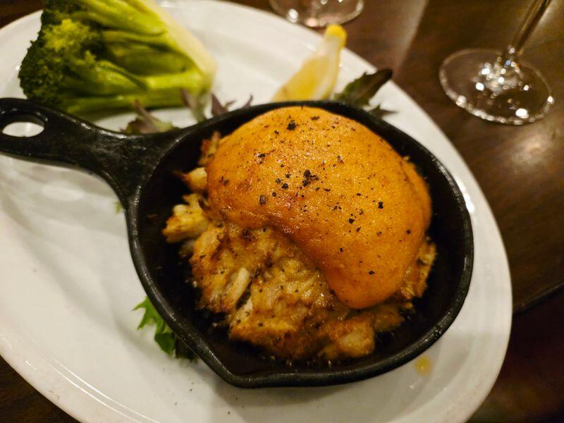 Maryland’s crab cake legend: G&M delivers big