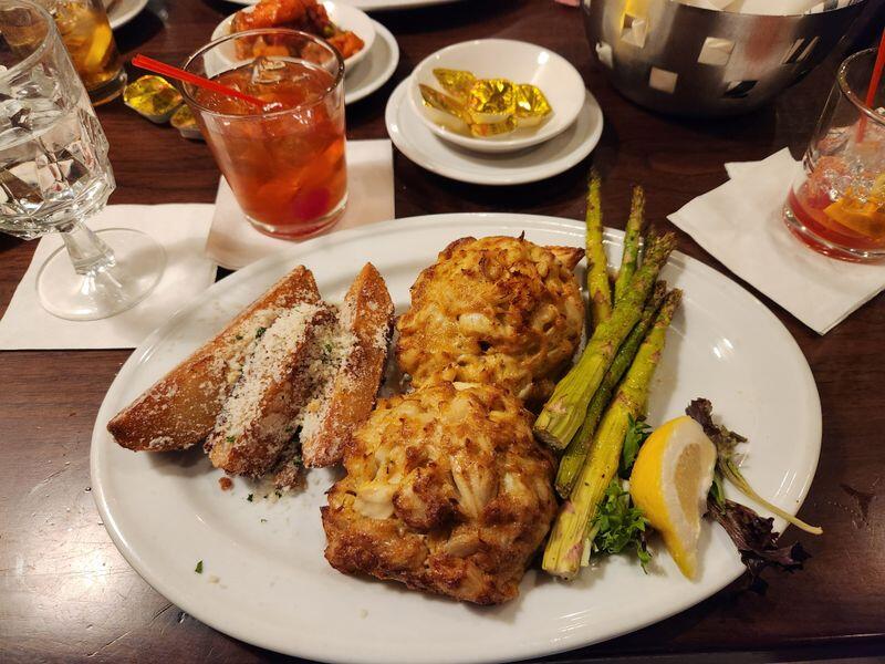 Maryland’s crab cake legend: G&M delivers big