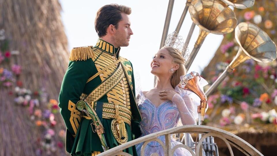 Wicked's Cut Kiss Scene: Fiyero Drama! 💋