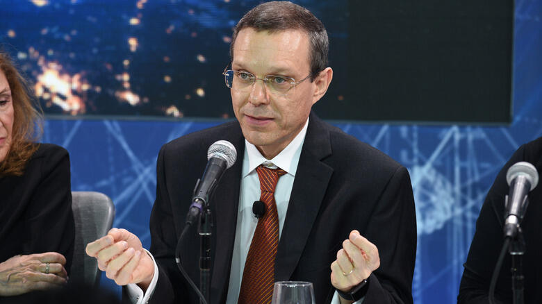 Is That a Comet or an Alien Spaceship?