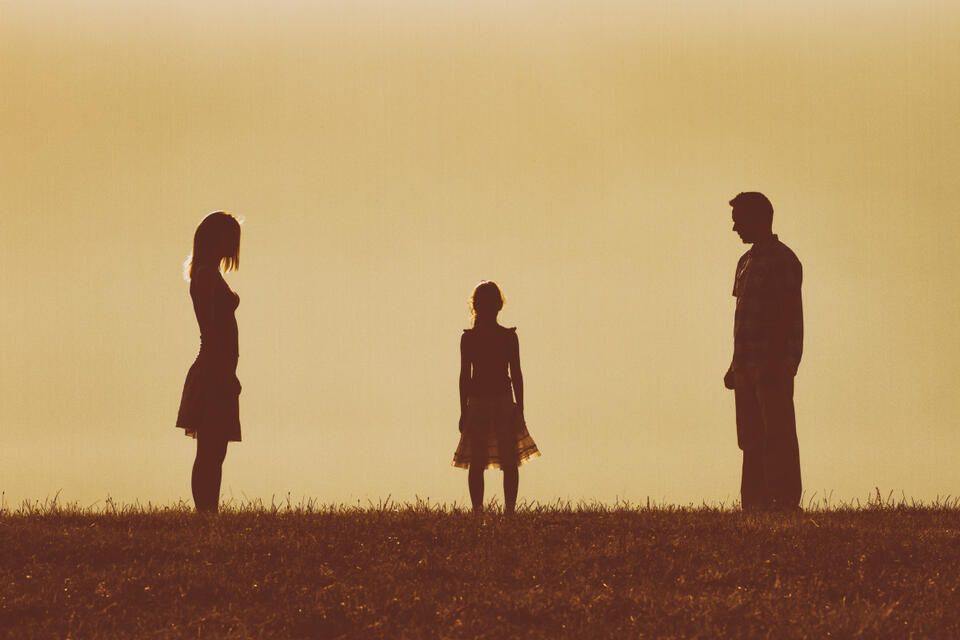 4 Signs You Had an Emotionally Distant Parent