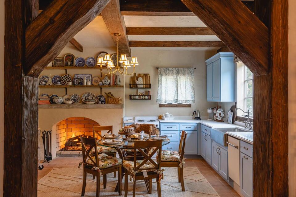 A movie cottage comes to life in Georgia