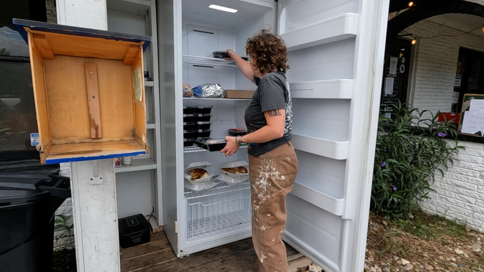 Austin’s free fridges make Thanksgiving giving easy