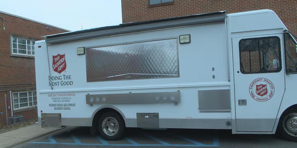 Charlottesville’s Thanksgiving dinner brings neighbors together