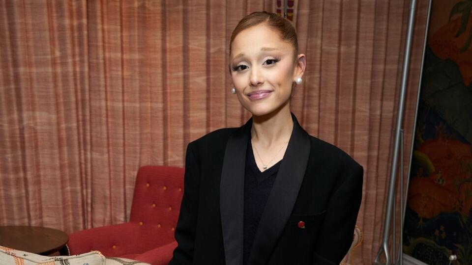 Ariana Grande’s Pantsless Power Move