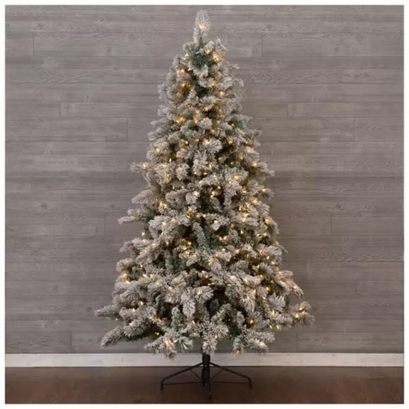 This Christmas Tree Is a Total Game-Changer