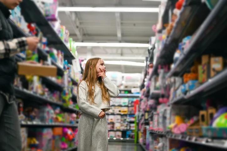 Toys R Us pop-up brings holiday magic to Westlake