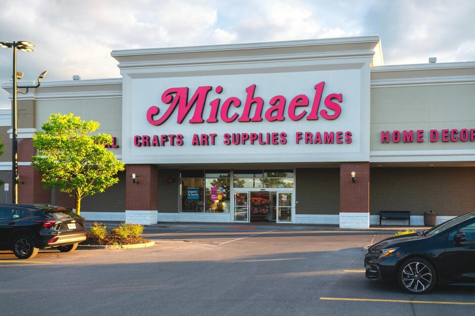 Taylor Swift Fans Are Obsessed With This Ornament