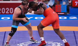 Chicago teacher steps into the boxing ring