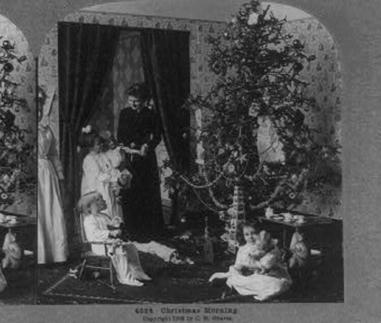 Stranger Things Cast: Vintage Holiday Vibes 🎄