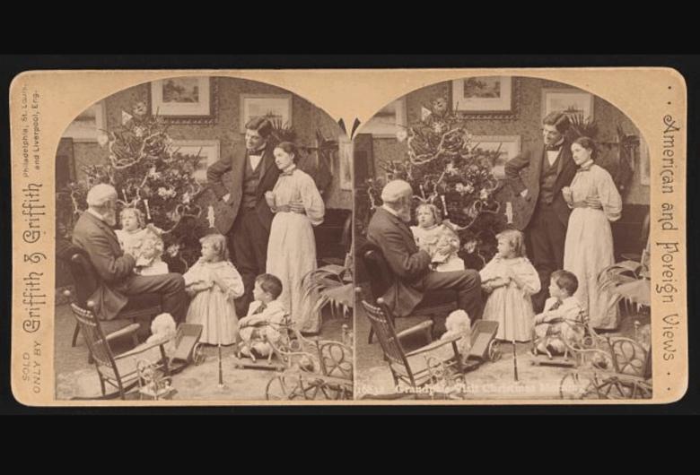 Stranger Things Cast: Vintage Holiday Vibes 🎄