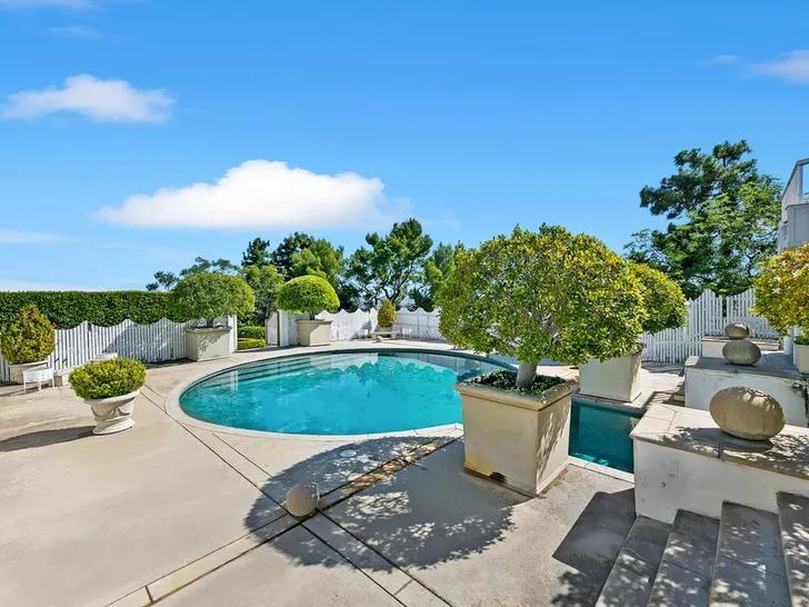 Hollywood Hills icon’s home gets a big price cut