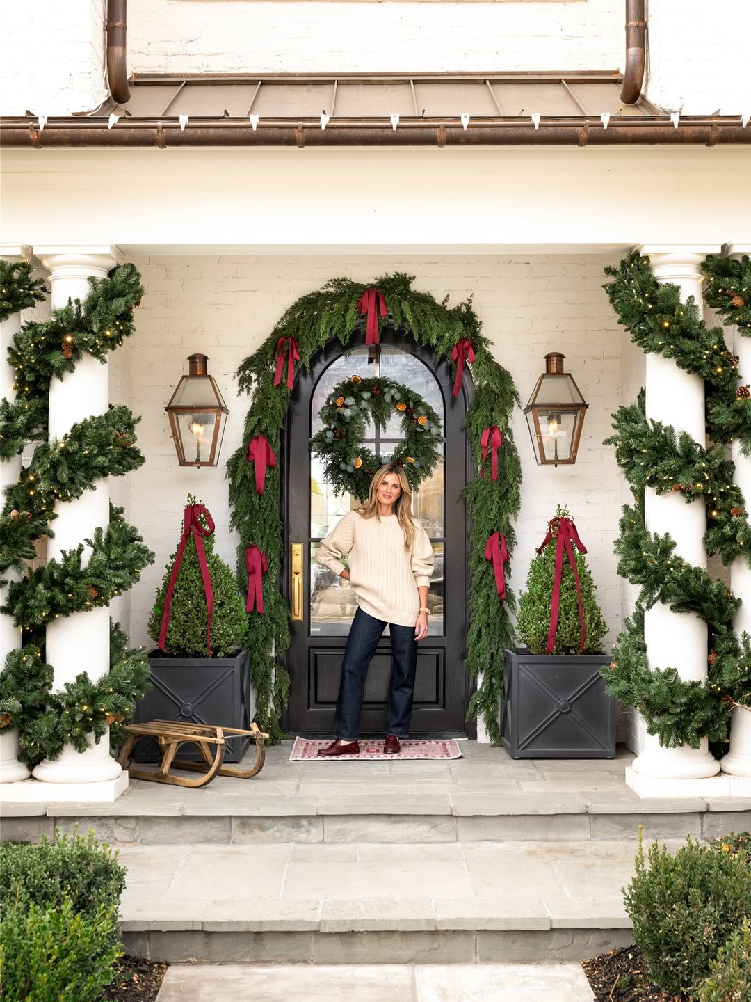 Shea McGee’s Porch Bow Hack Is Holiday Gold