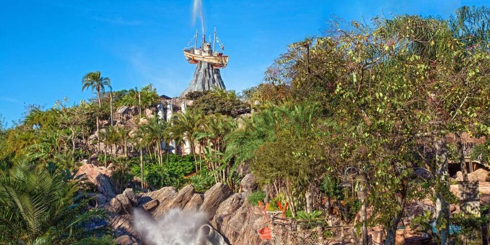 Disney Water Park Shuts Down for Thanksgiving!